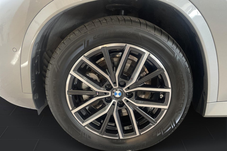 BMW iX1 xDrive30 M-Sport 5d