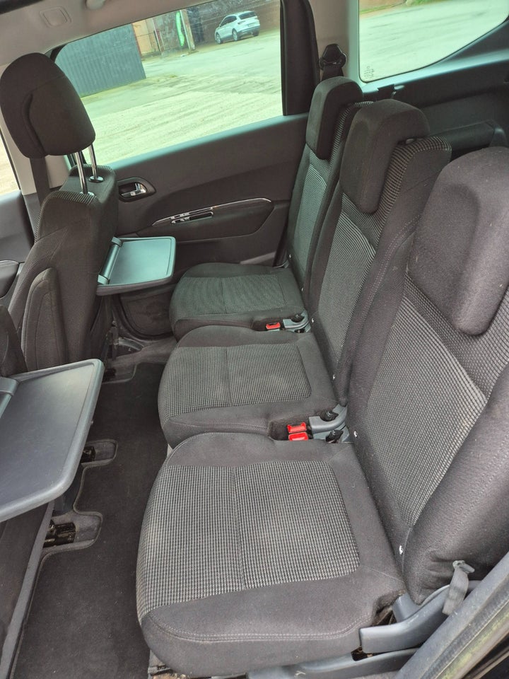 Peugeot 5008 1,6 HDi 112 Premium 7prs 5d