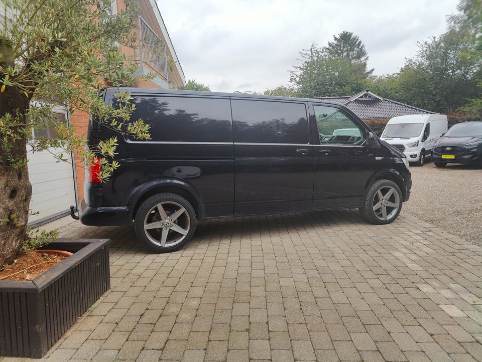 VW Transporter 2,0 TDi 150 Kassevogn lang