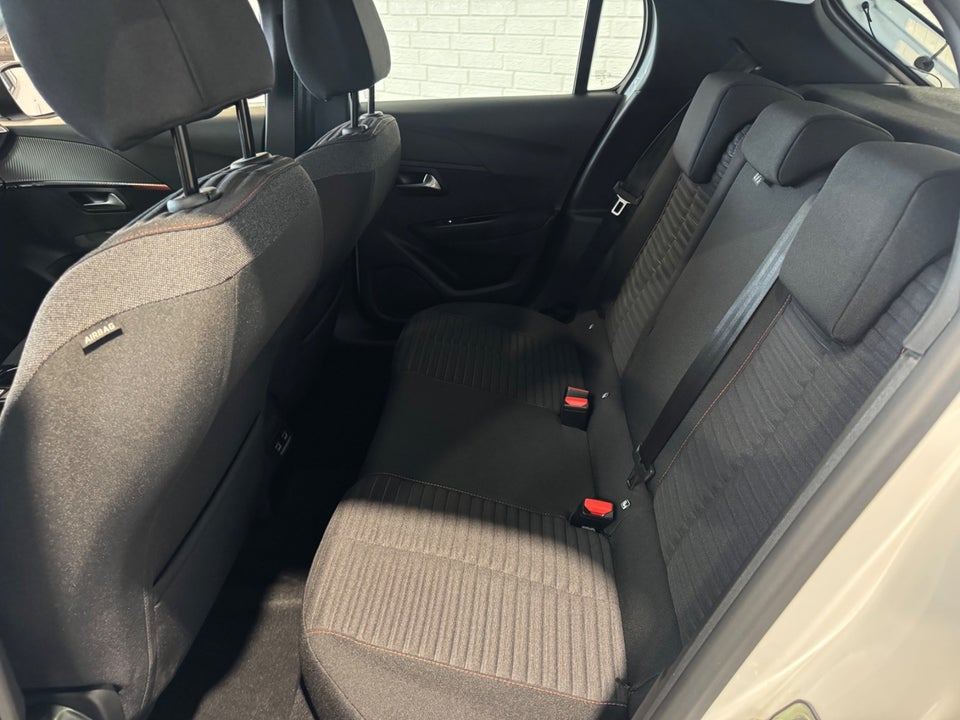 Peugeot e-208 50 Active 5d