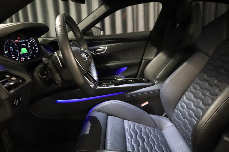 Audi e-tron GT quattro 4d