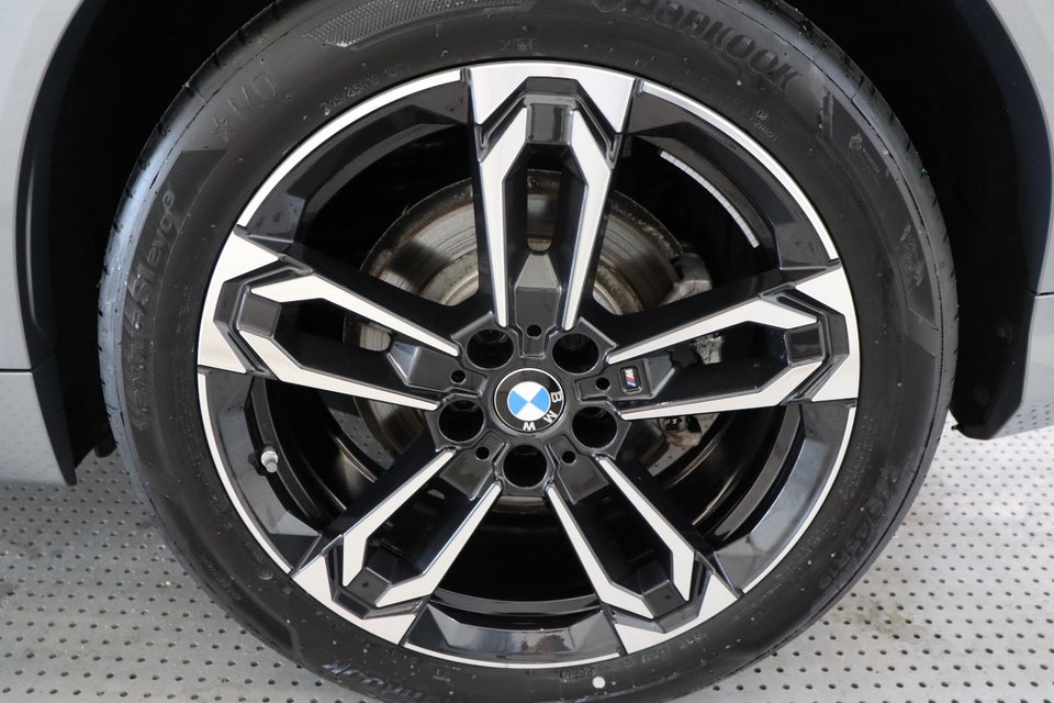 BMW iX2 xDrive30 M-Sport 5d