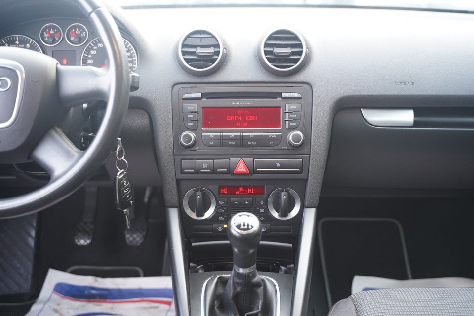 Audi A3 1,8 TFSi Attraction Sportback 5d