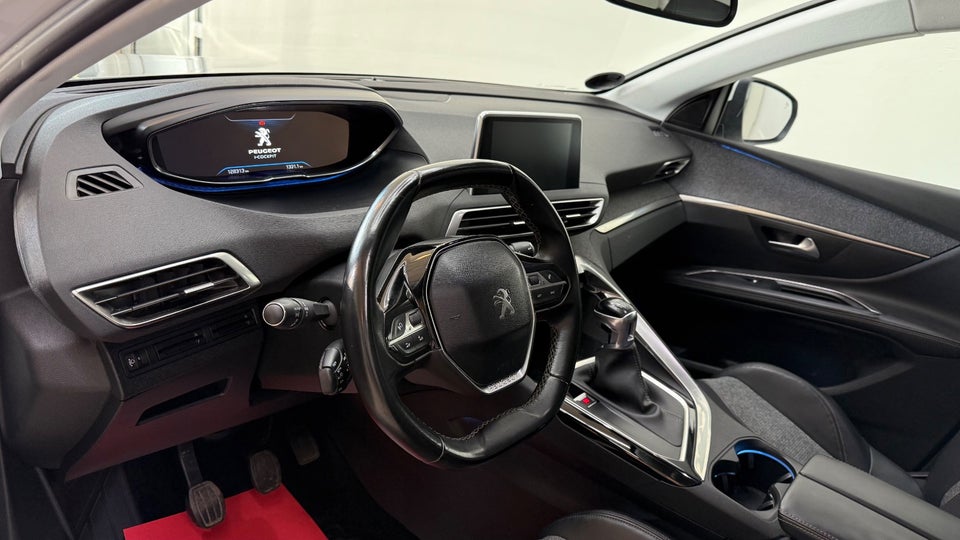 Peugeot 5008 1,2 e-THP 130 Allure 7prs 5d