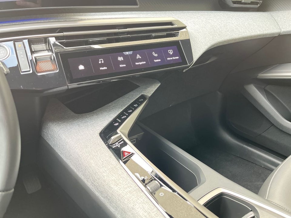 Peugeot e-5008 77 Allure Pack 7prs 5d