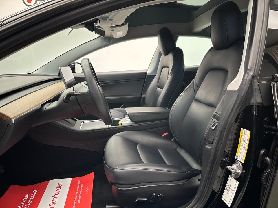 Tesla Model 3 Standard Range+ RWD 4d