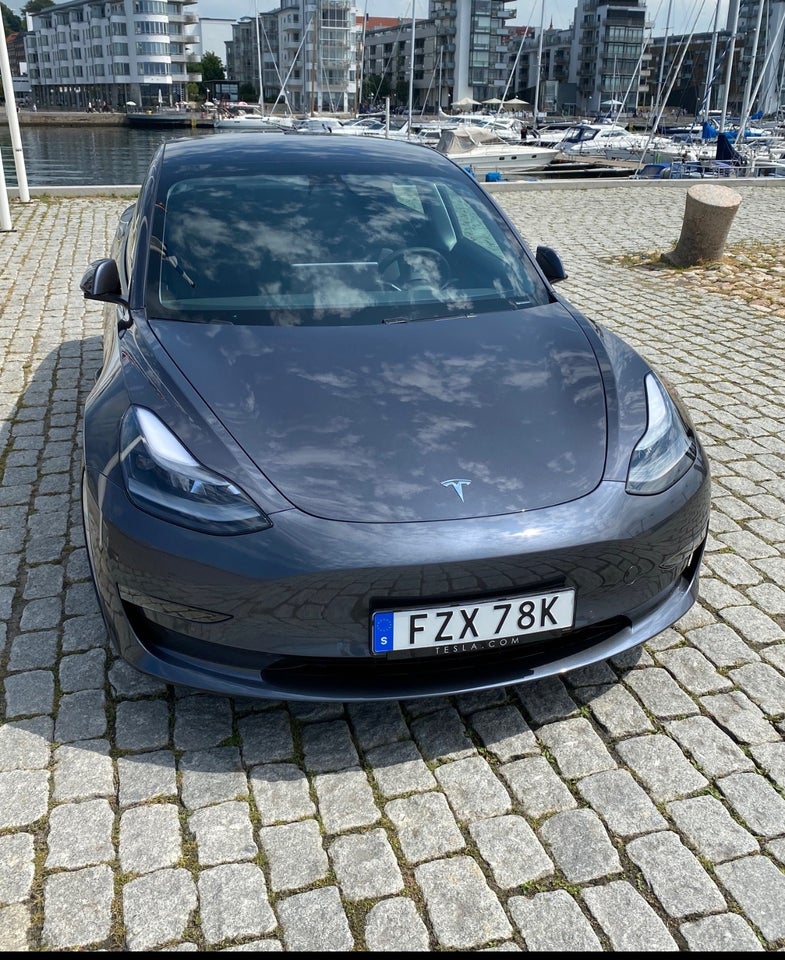 Tesla Model 3 Long Range AWD 4d