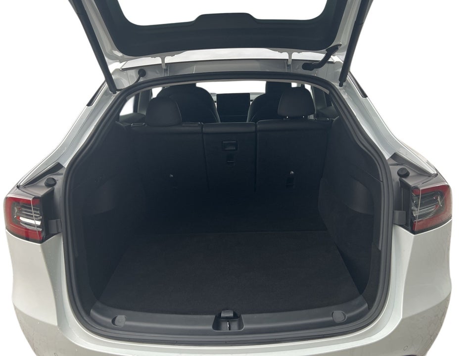 Tesla Model Y Long Range AWD 5d