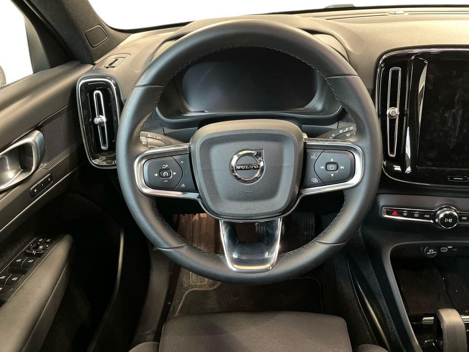 Volvo XC40 ReCharge Extended Range Plus 5d