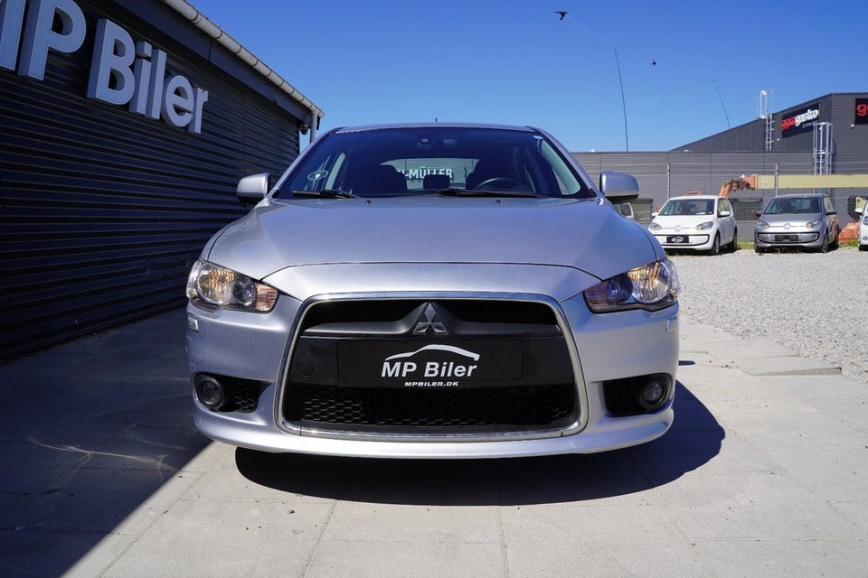 Mitsubishi Lancer 1,6 Invite SportBack 5d