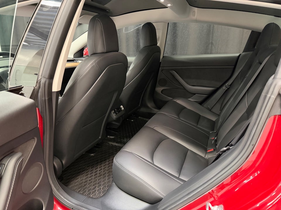 Tesla Model 3 Long Range AWD 4d