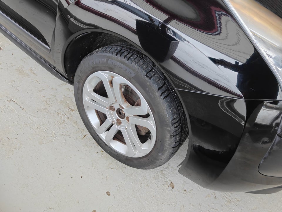 Peugeot 3008 1,6 HDi 110 Premium 5d