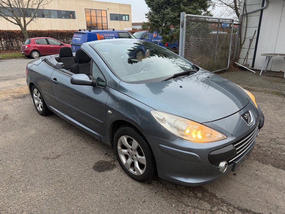 Peugeot 307 2,0 16V CC 2d