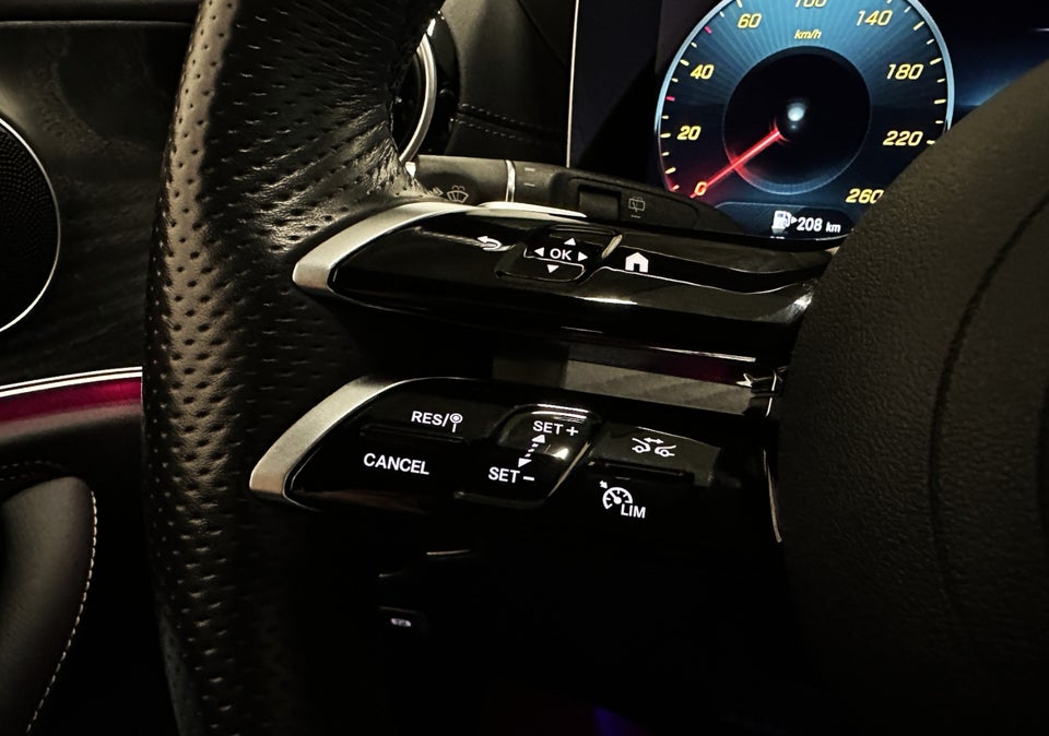 Mercedes E300 de 2,0 AMG Line stc. aut. 5d