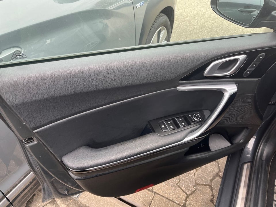 Kia Ceed 1,6 PHEV Upgrade SW DCT 5d