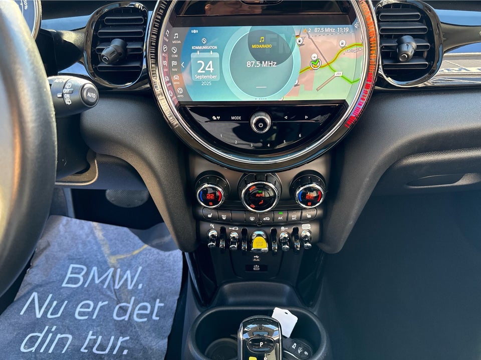 MINI Cooper SE Classic Trim 3d