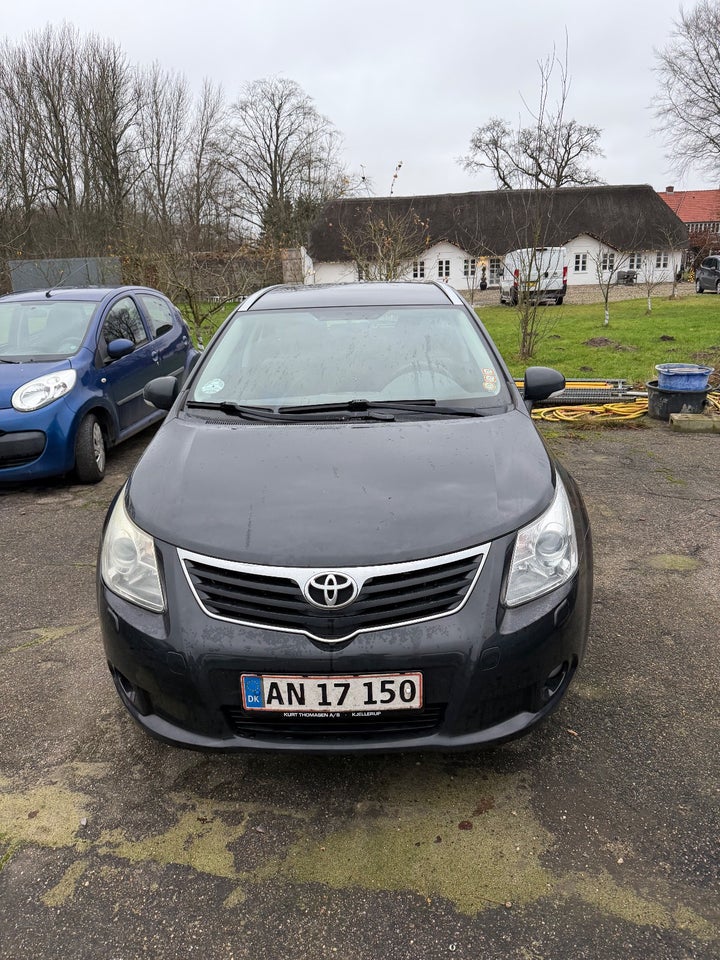 Toyota Avensis 2,0 D-4D T1 4d