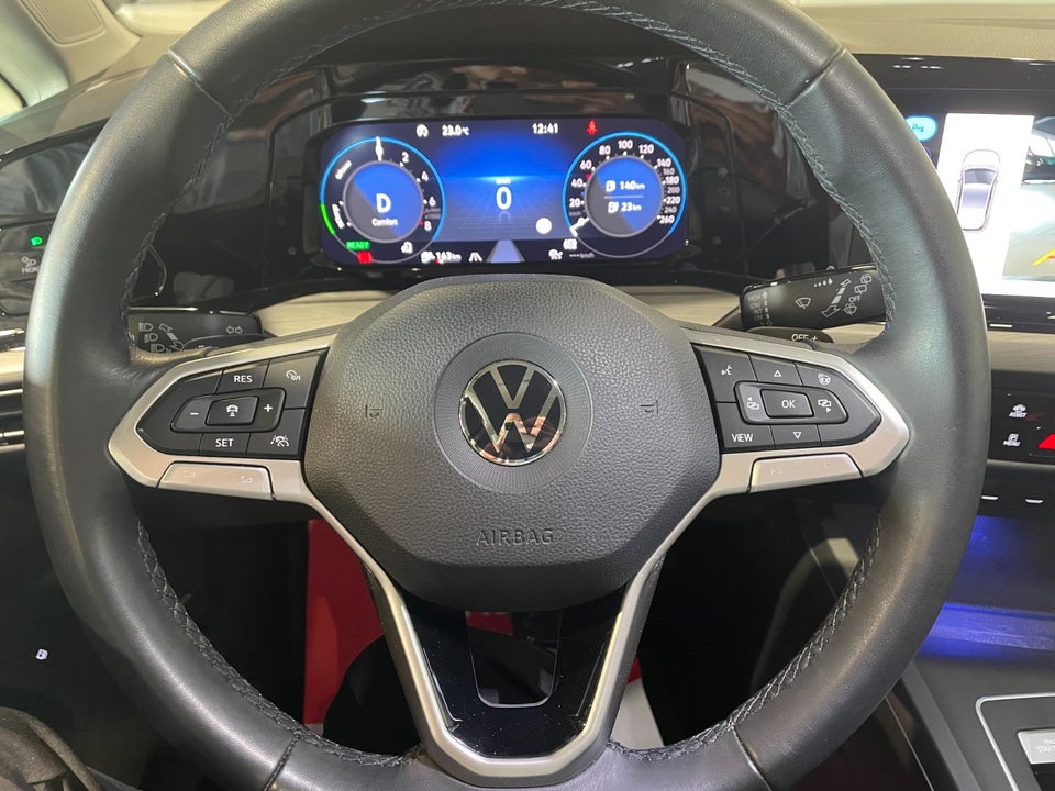 VW Golf VIII 1,4 eHybrid DSG 5d