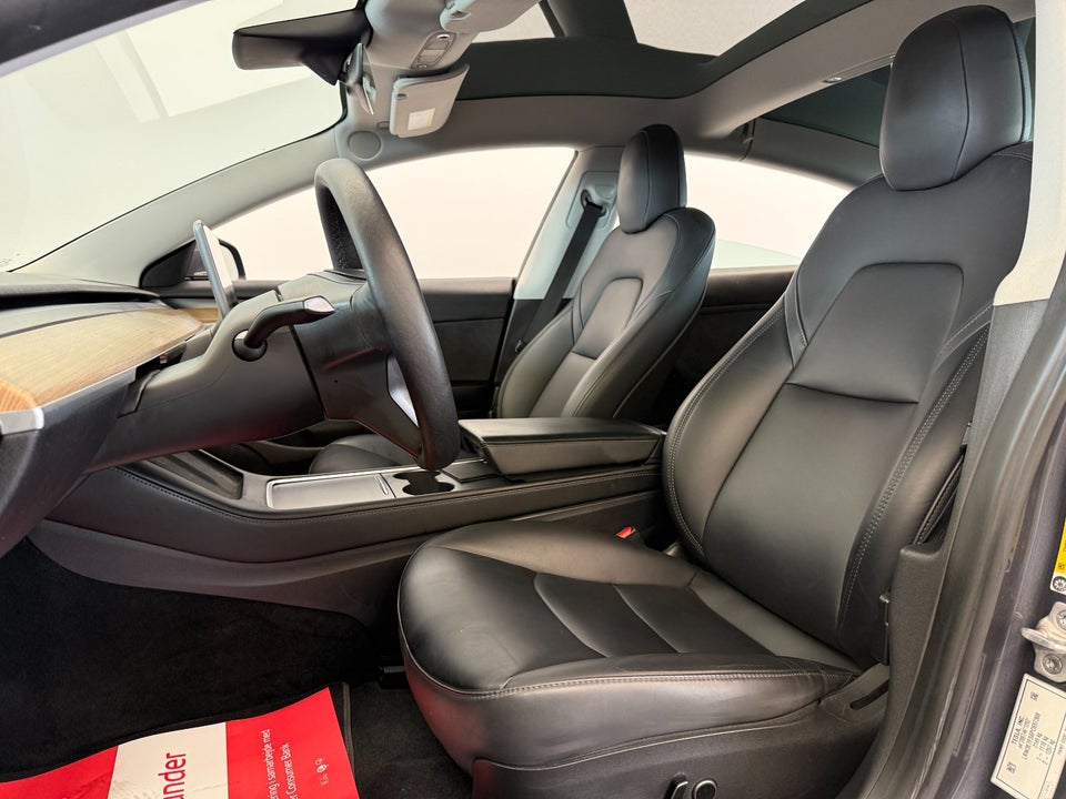 Tesla Model 3 RWD 4d