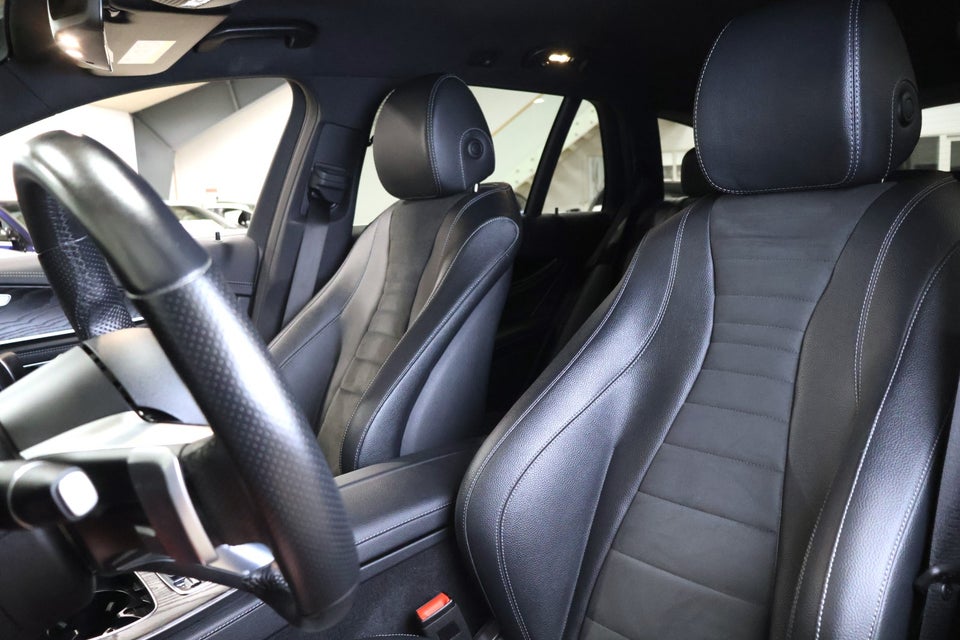 Mercedes E300 de 2,0 AMG Line stc. aut. 4Matic 5d