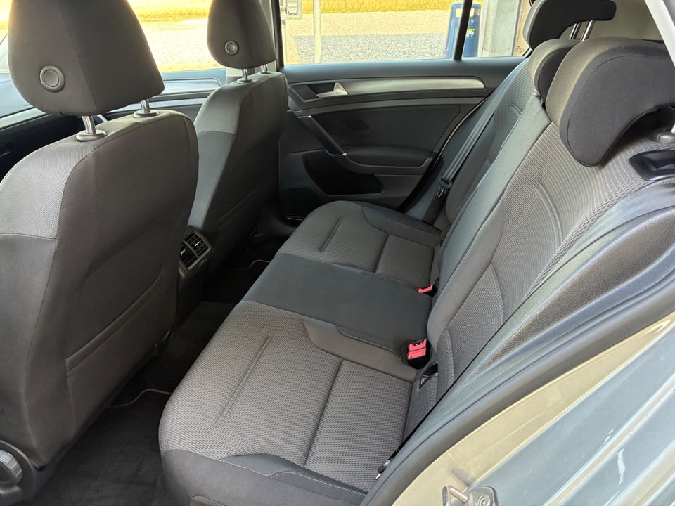 VW Golf VII 1,5 TSi 130 Comfortline DSG 5d