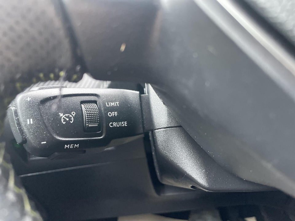 Peugeot e-208 50 GT Pack 5d