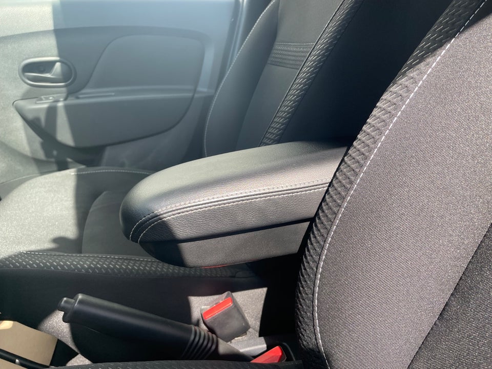 Dacia Sandero 0,9 TCe 90 Ambiance Easy-R 5d