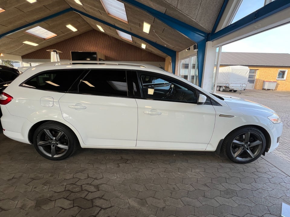 Ford Mondeo 2,5 20V Turbo Titanium stc. 5d