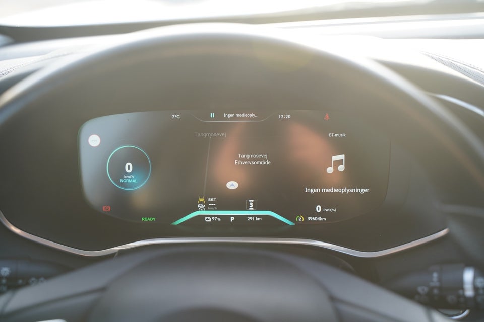 MG Marvel R Performance 5d