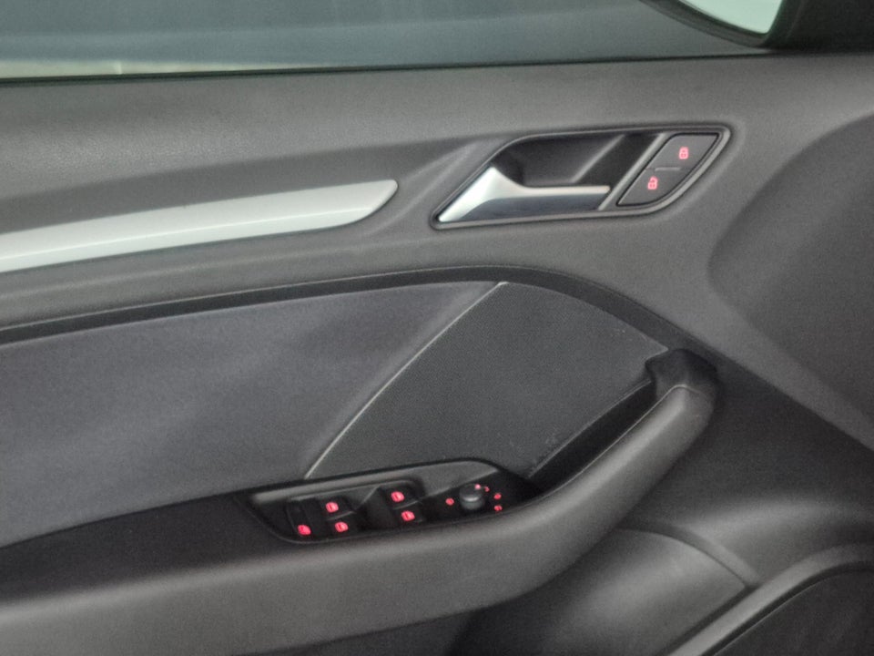 Audi A3 1,4 TFSi 140 Ambition S-tr. 4d