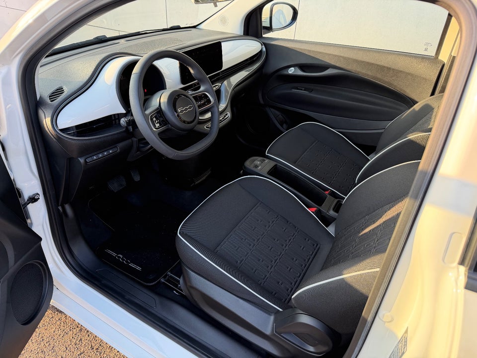 Fiat 500e 42 Icon 3d