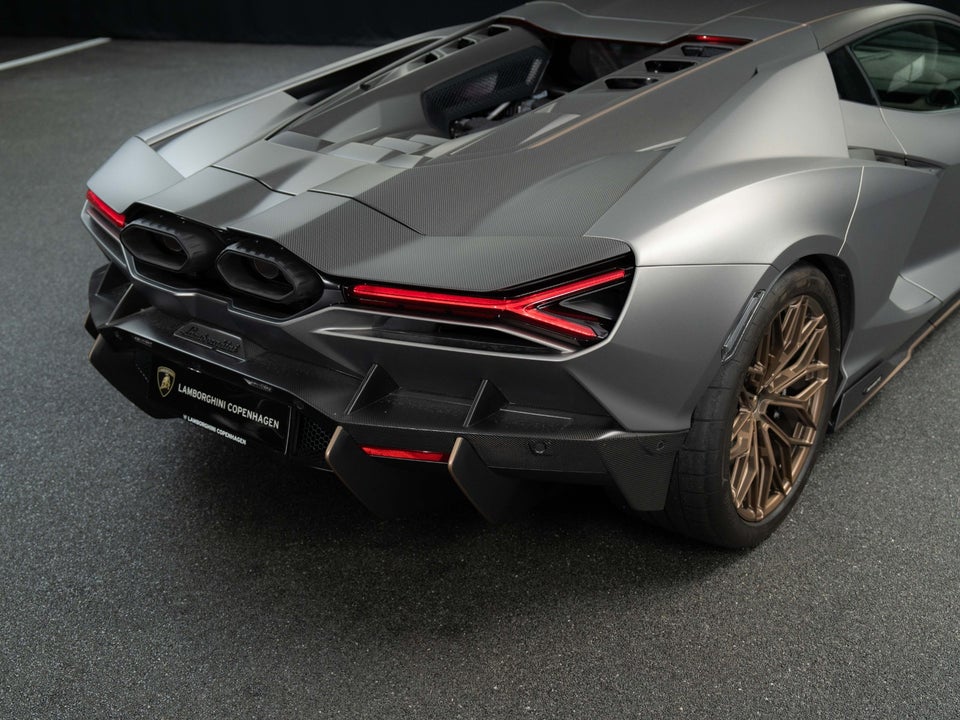 Lamborghini Revuelto 6,5  2d