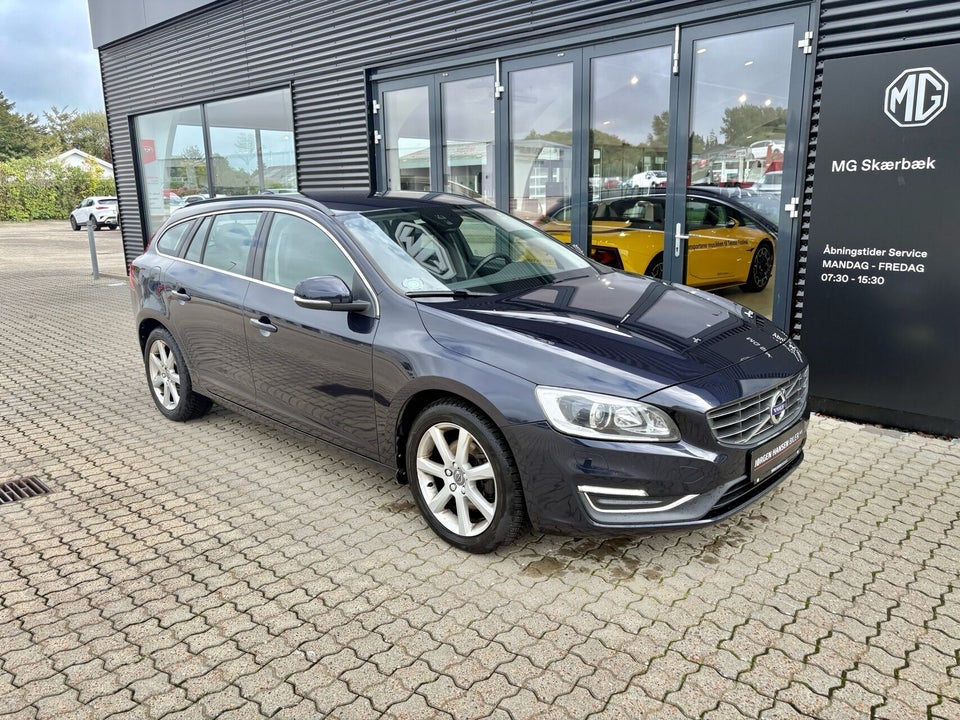 Volvo V60 2,0 T4 190 Momentum aut. 5d