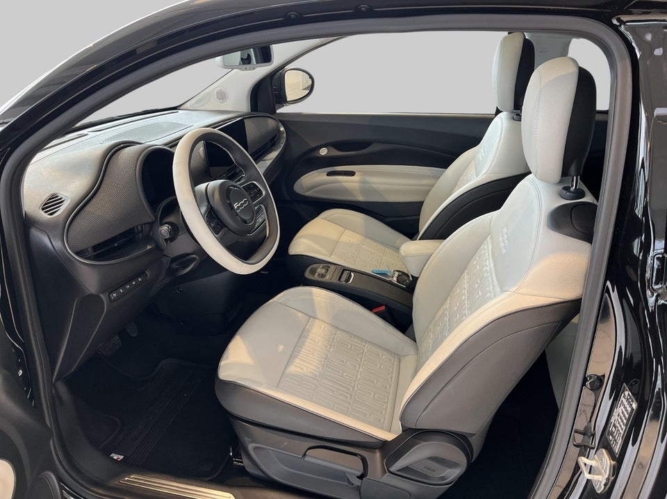 Fiat 500e 42 la Prima Sky 3d