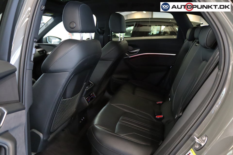 Audi Q8 e-tron 55 S-line quattro 5d