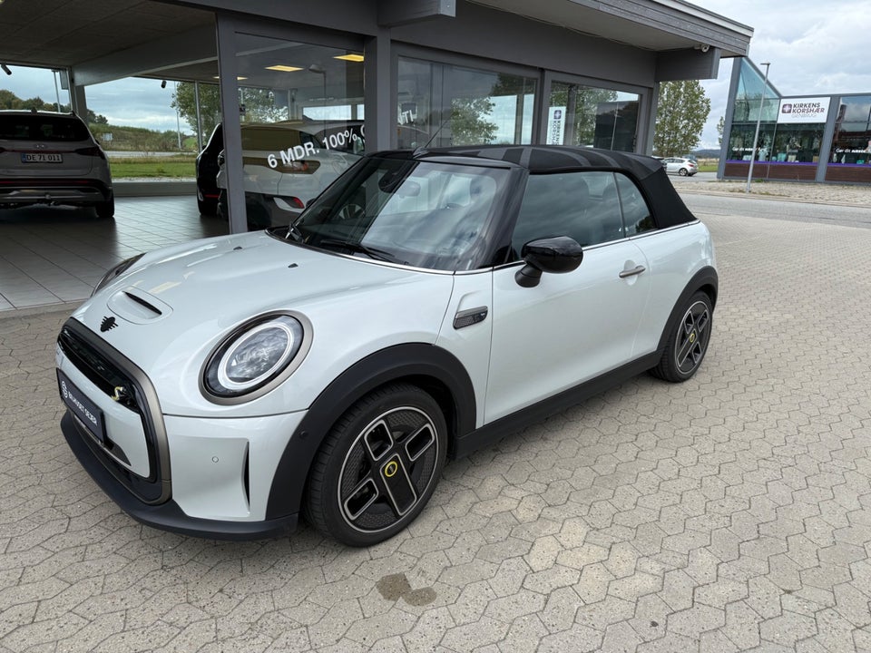 MINI Cooper SE Cabriolet 2d
