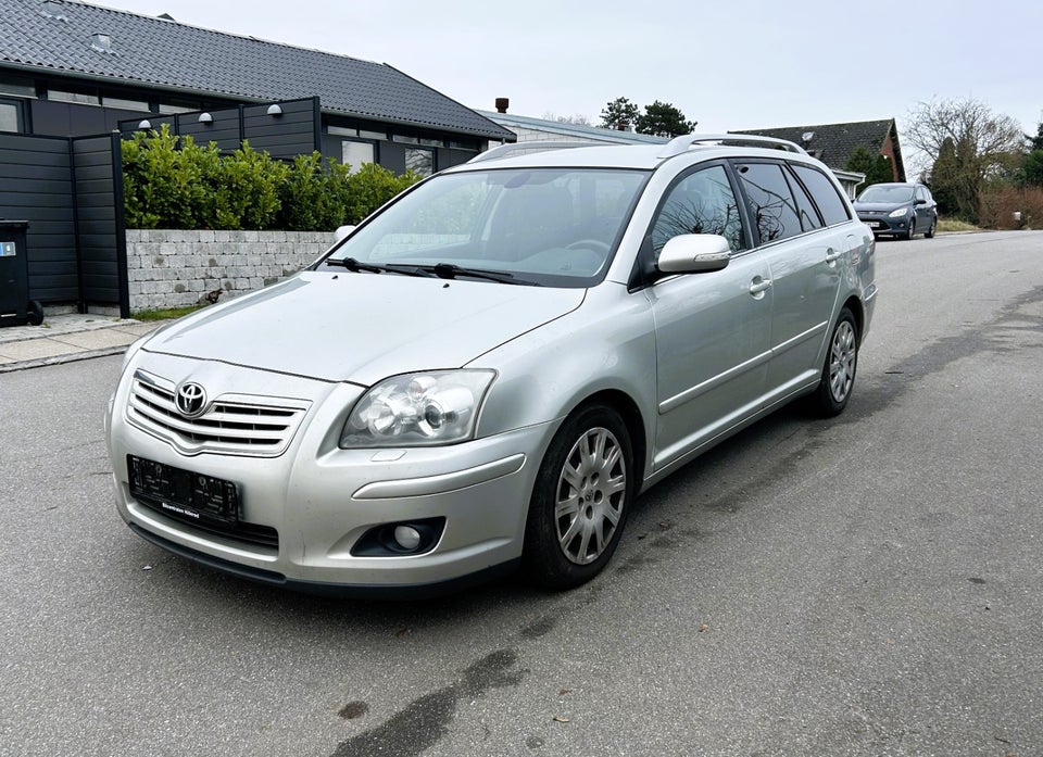 Toyota Avensis 1,8 VVT-i Sol stc. 5d