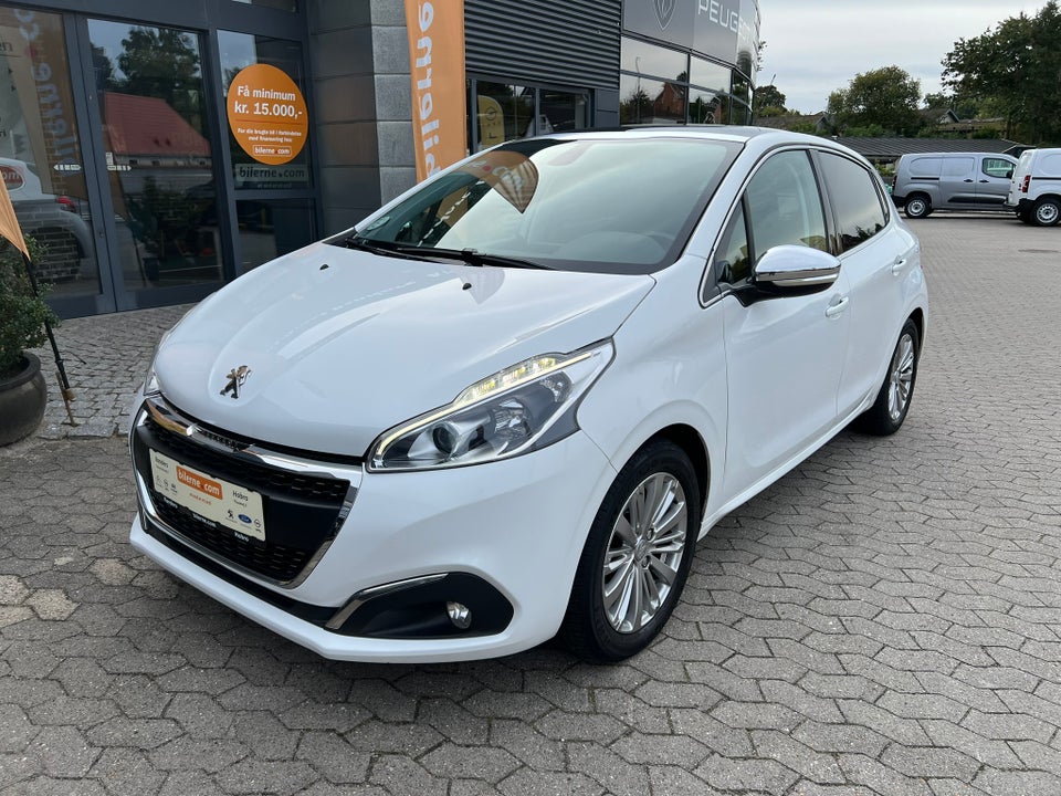 Peugeot 208 1,6 BlueHDi 100 Allure Sky 5d