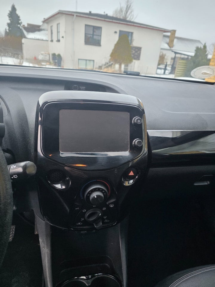 Toyota Aygo 1,0 VVT-i x-change 5d