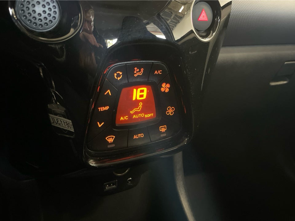 Peugeot 108 1,0 e-VTi 72 Selection 5d