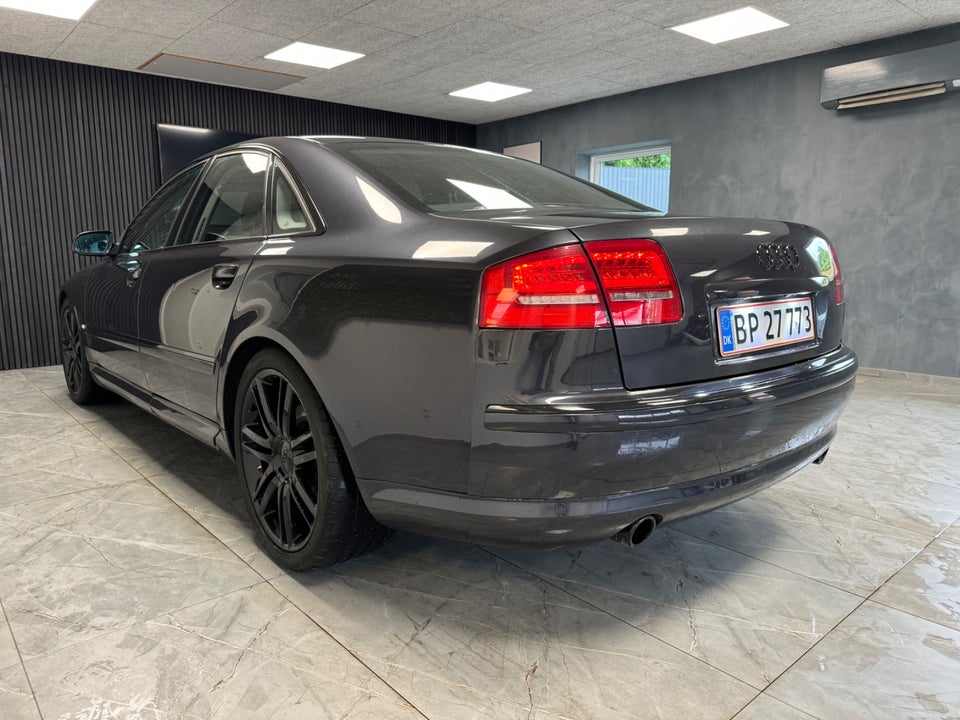 Audi A8 4,2 quattro Tiptr. lang 4d