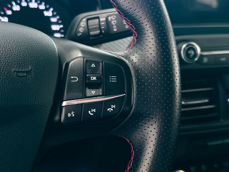 Ford Focus 1,0 EcoBoost ST-Line 5d