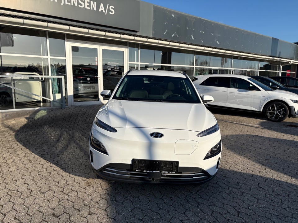 Hyundai Kona 64 EV Essential 5d