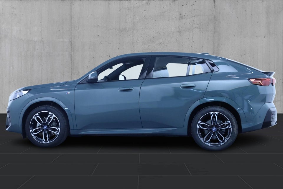 BMW iX2 eDrive20 M-Sport 5d