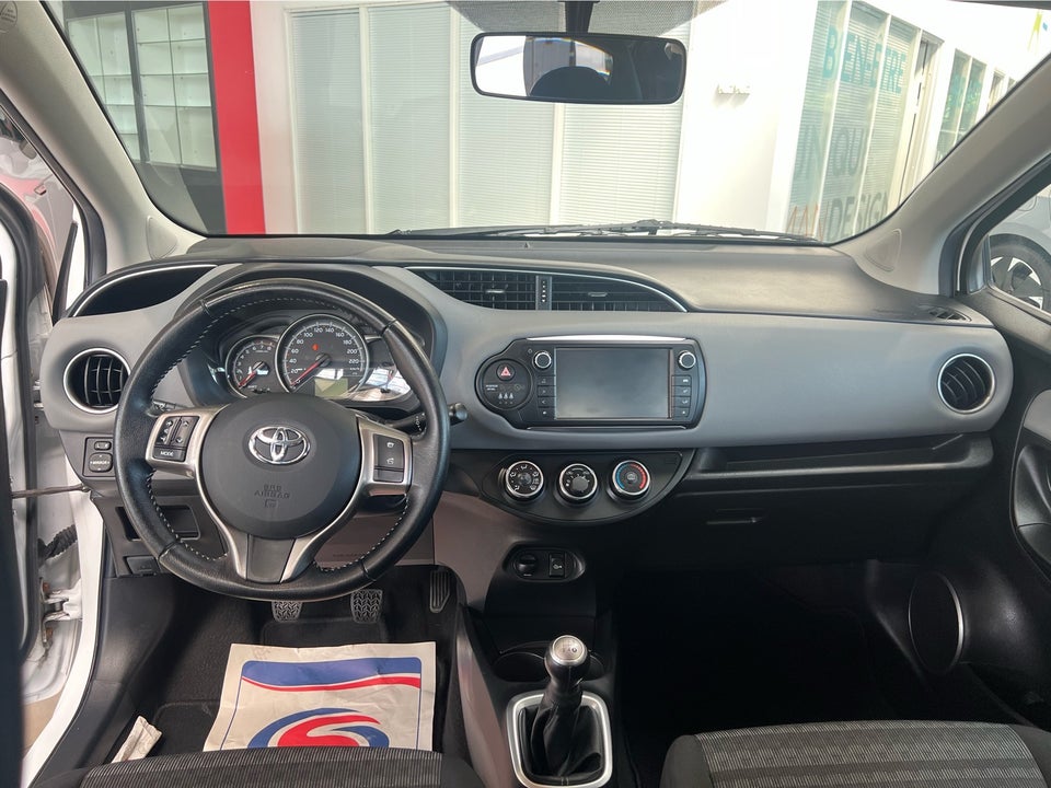 Toyota Yaris 1,0 VVT-i T2 5d