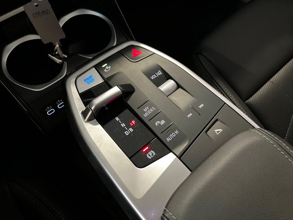 BMW iX1 eDrive20 X-Line 5d