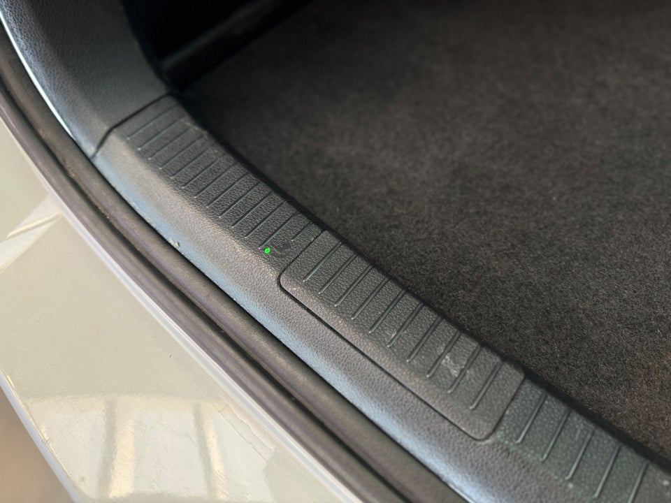 VW Golf VII 1,5 TSi 150 R-line Variant DSG 5d