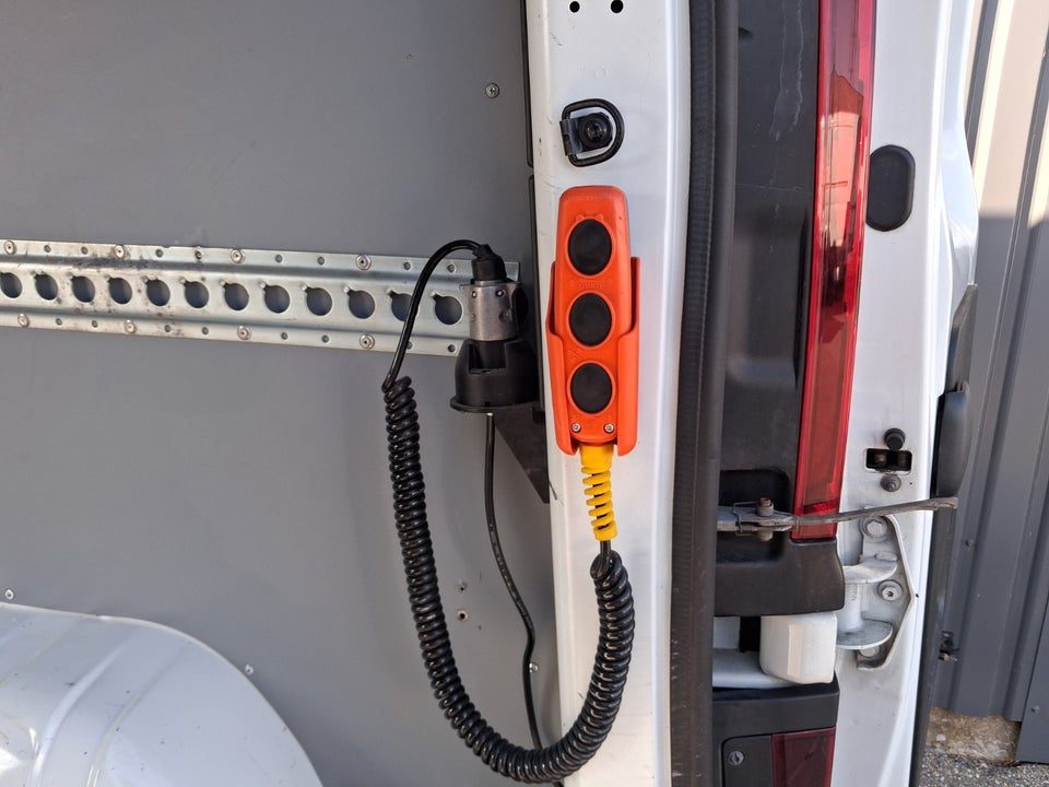 Renault Trafic T29 2,0 dCi 145 L2H2