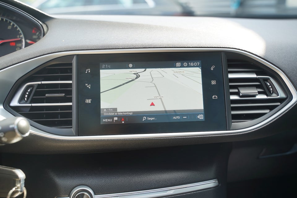 Peugeot 308 1,5 BlueHDi 130 Allure+ Sky SW 5d