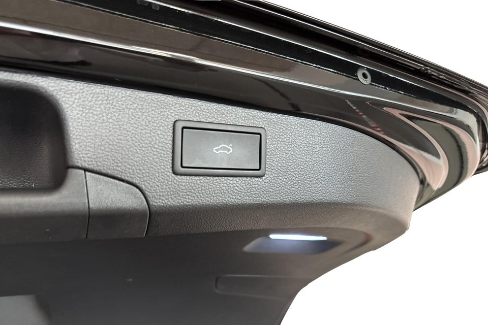 VW Passat 1,5 eHybrid Elegance Variant DSG 5d